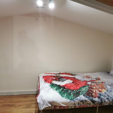 Palaz 1 - 2 Bedroom Garden Flat Эдмонтон Экстерьер фото