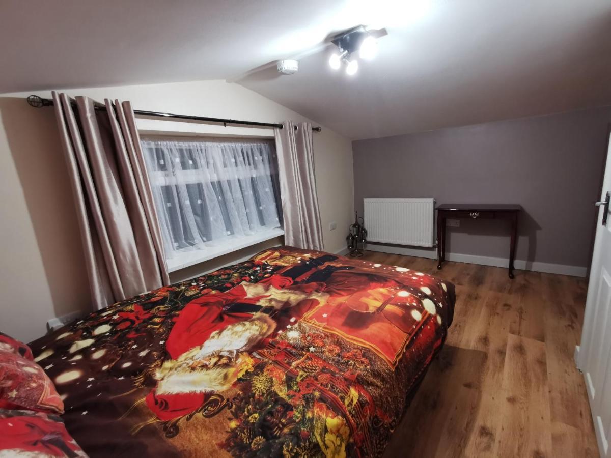 Palaz 1 - 2 Bedroom Garden Flat Эдмонтон Экстерьер фото