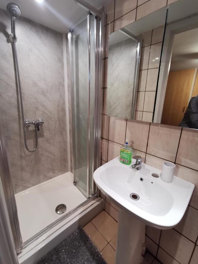 Palaz 1 - 2 Bedroom Garden Flat Эдмонтон Экстерьер фото