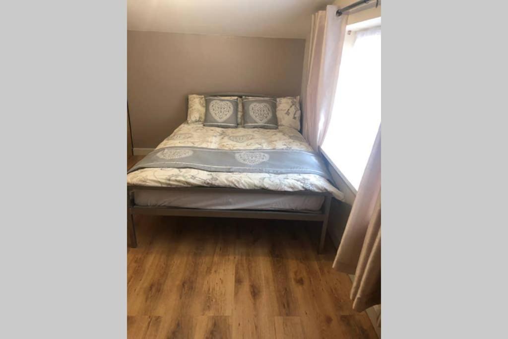 Palaz 1 - 2 Bedroom Garden Flat Эдмонтон Экстерьер фото